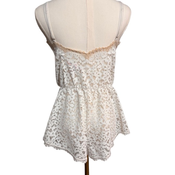 Victoria’s Secret Lace Romper Adjustable Straps size Medium - Picture 2 of 3